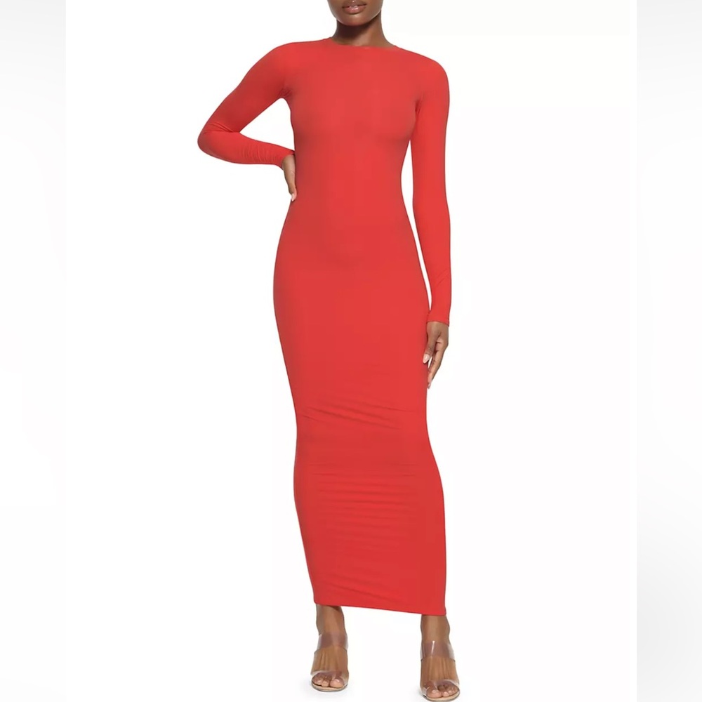 SKIMS crew neck long sleeve dress size medium in poppy